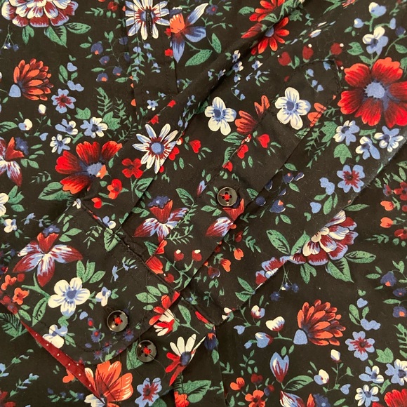 Gentlemens Outfitters button front dark floral shirt. EUC - Picture 7 of 7